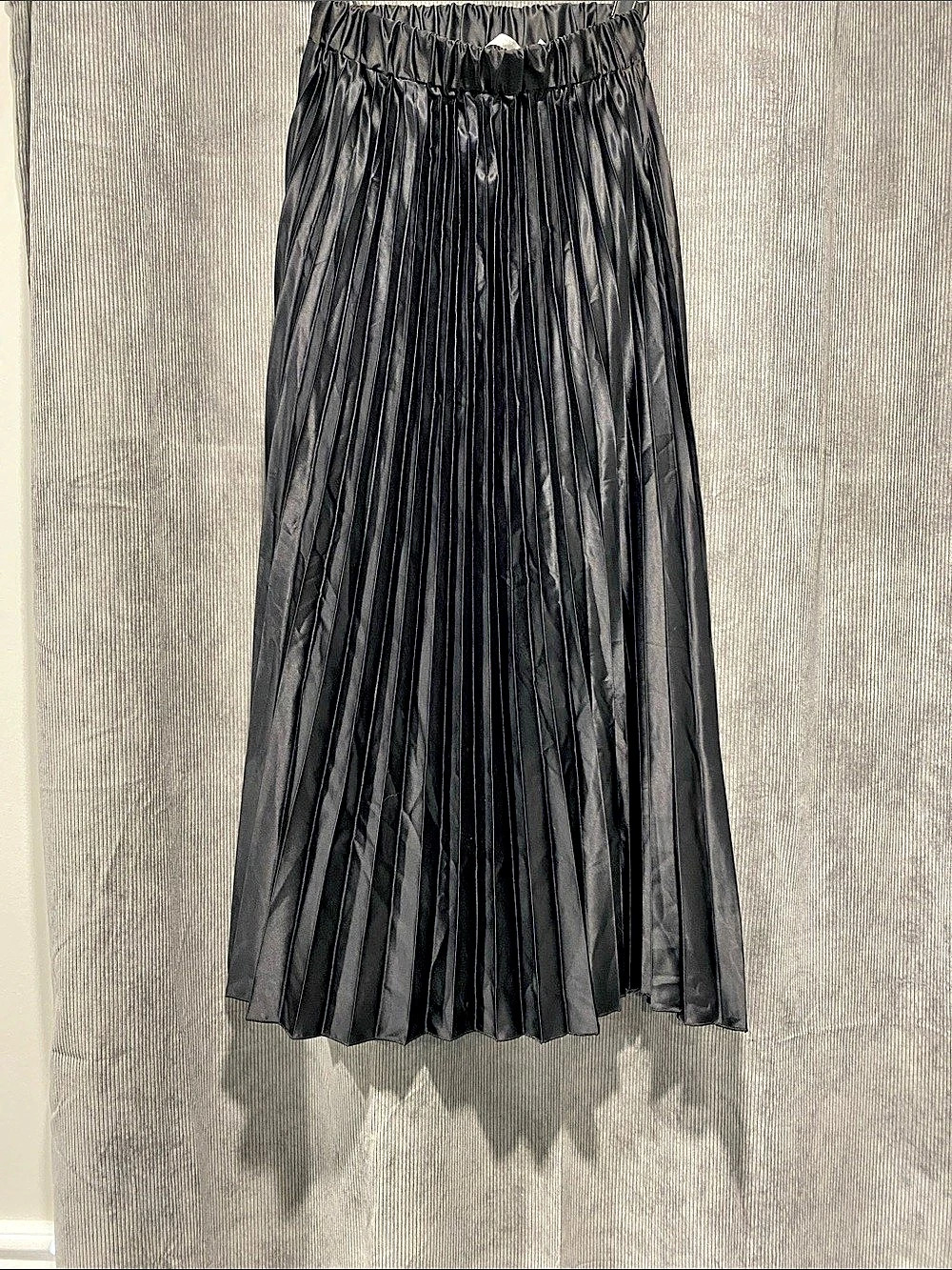 Black Pleated Maxi Skirt La Maison Simon’s Size Small New With Tags